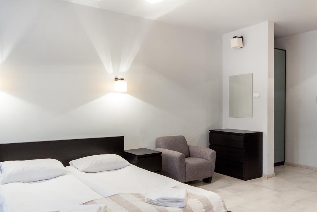 Avion Hotel Świdnik Quarto foto